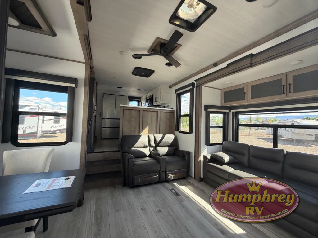 2024 Keystone Montana 3901RK, Photos photo 8