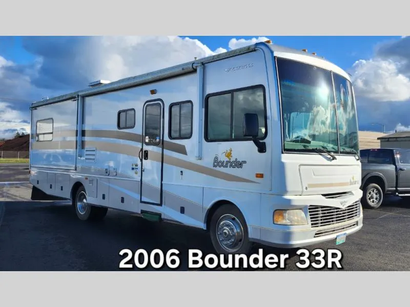 2006 Fleetwood RV Bounder 33R - Main photo