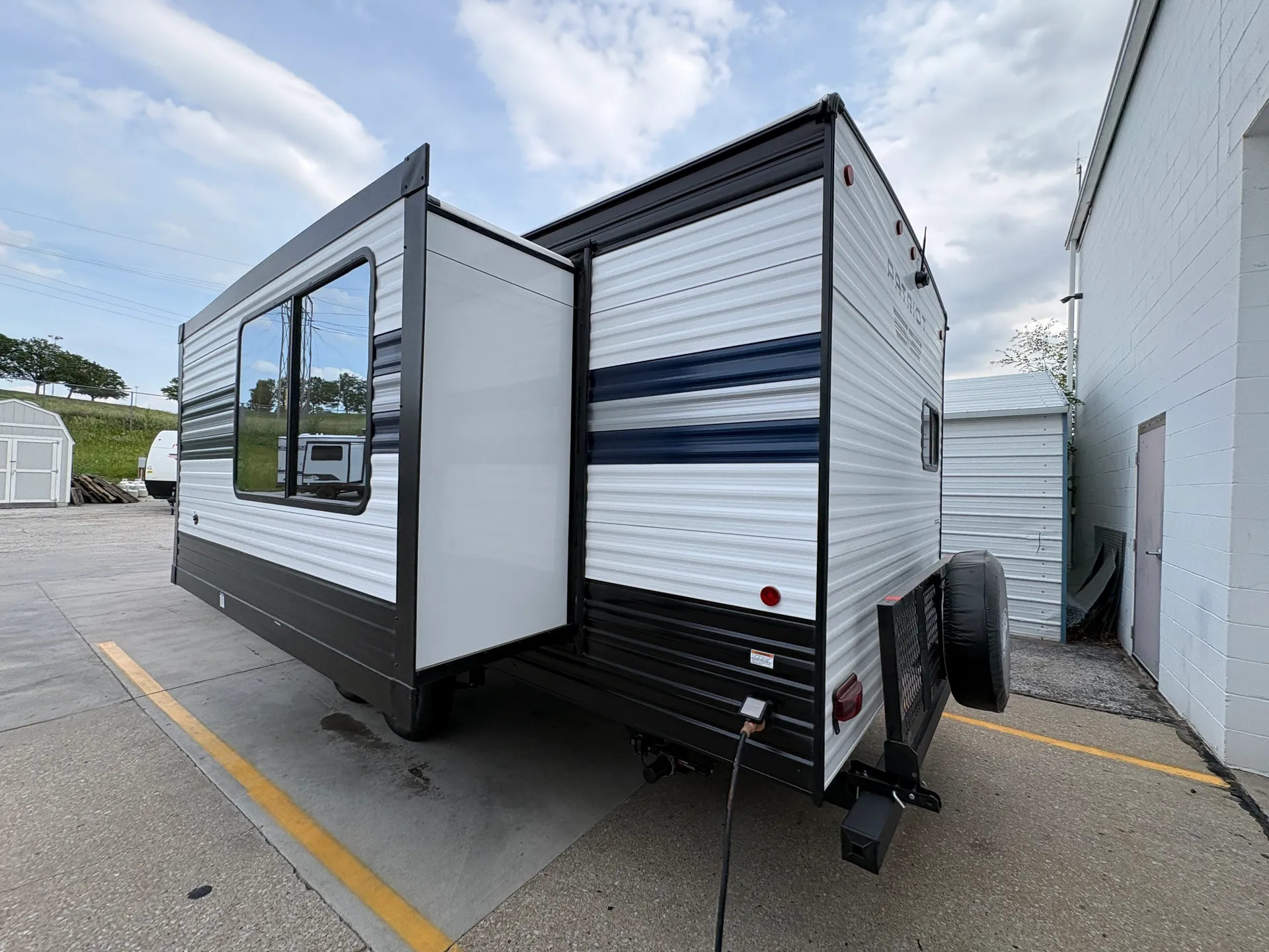 2027 Forest River Cherokee Grey Wolf 26SS — Photo 5