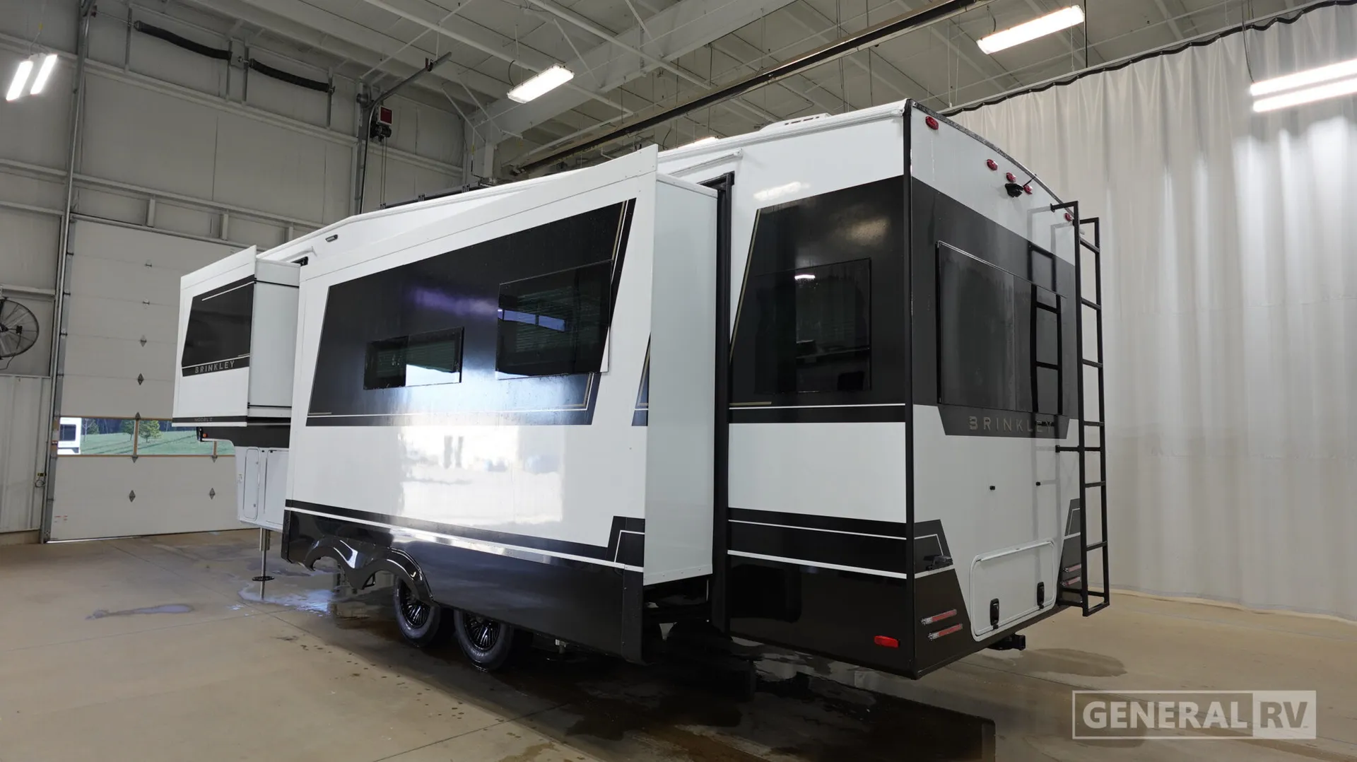2026 Brinkley Model Z 2900 - Photo 4