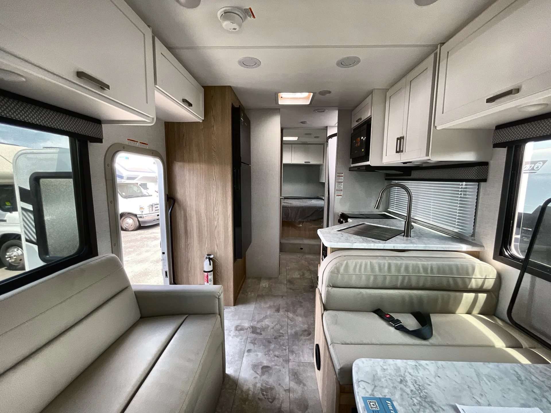 2026 Thor Motor Coach Freedom Elite 28HZ — living area main