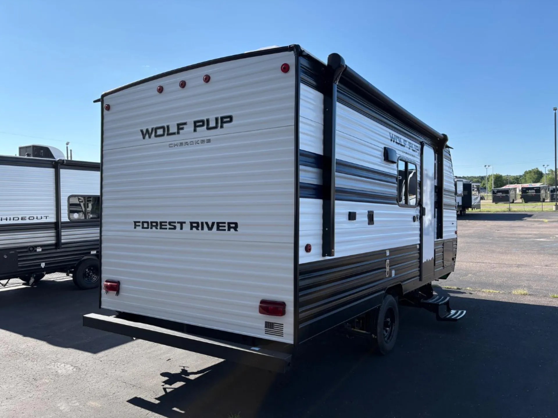 2027 Forest River Cherokee Wolf Pup 16LP — Photo 7