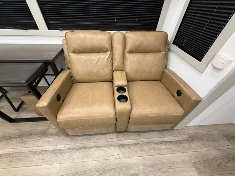 2025 Brinkley Model G 4100, Photos photo 8