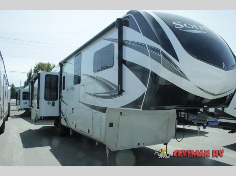 2025 Grand Design Solitude 370DV - Photo 2