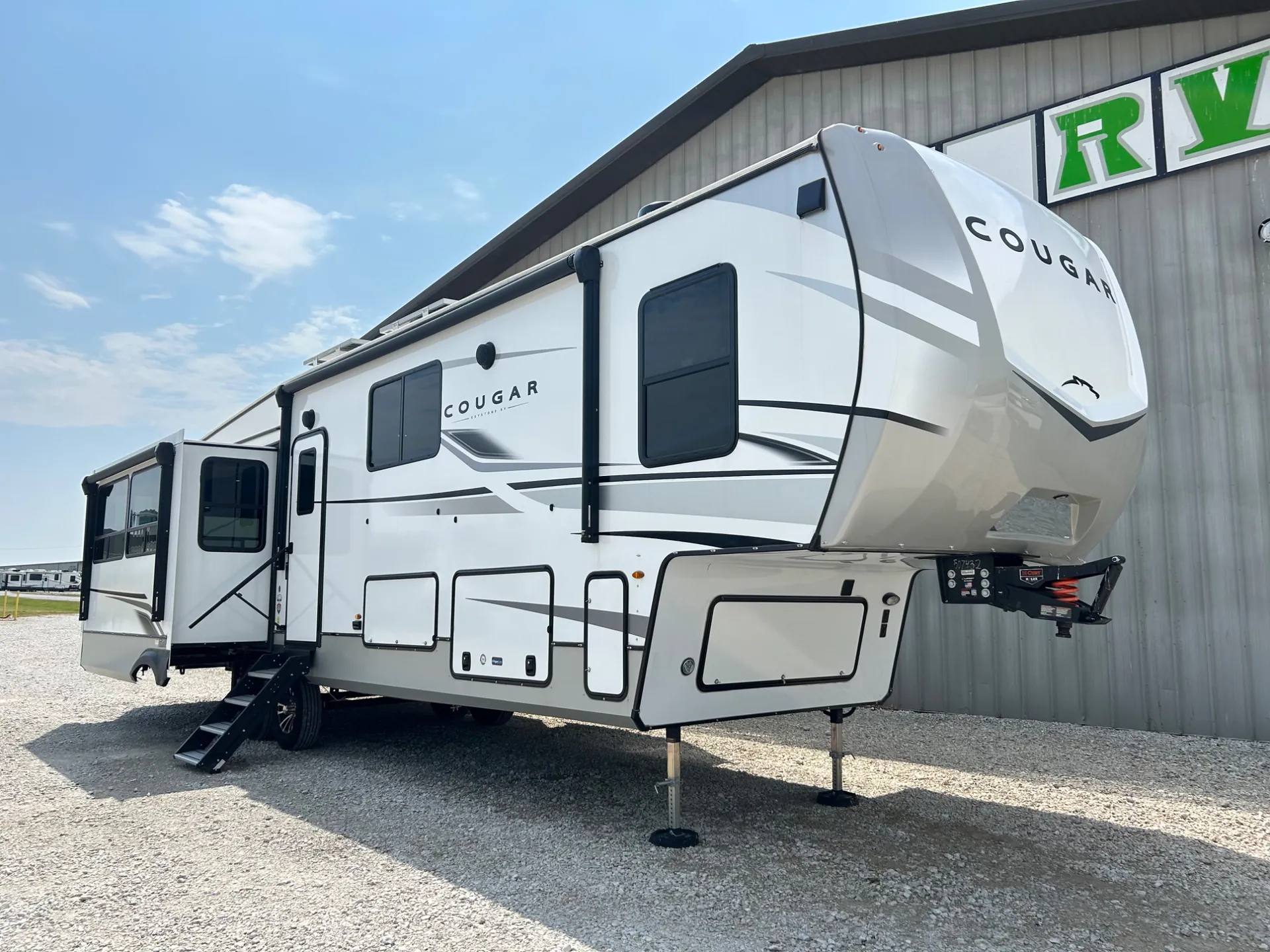 2025 Keystone Cougar 360MBI - Photo 2