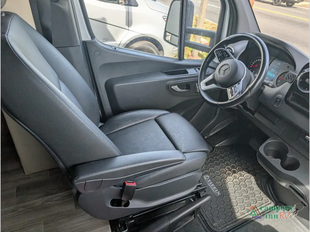 2021 Tiffin Wayfarer 25 SW, Photos photo 15