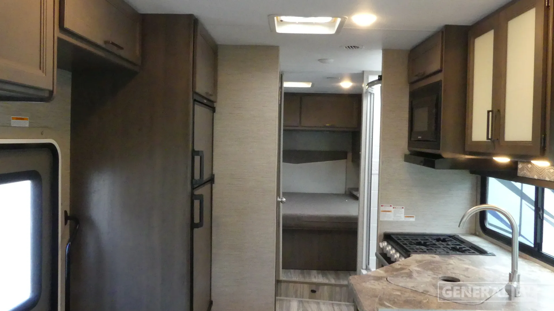 2024 Thor Motor Coach Four Winds 28A - Photo 3