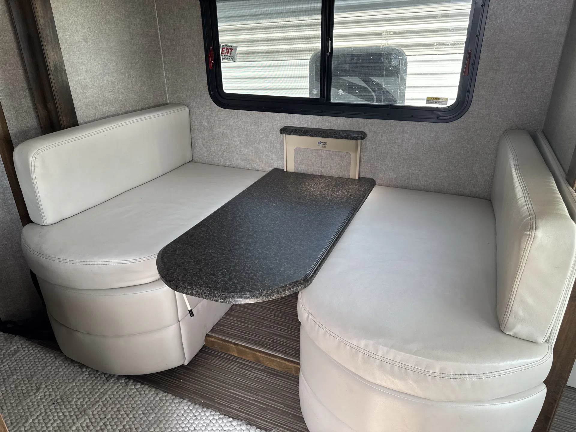 2018 Tiffin Wayfarer 24 QW — living area main
