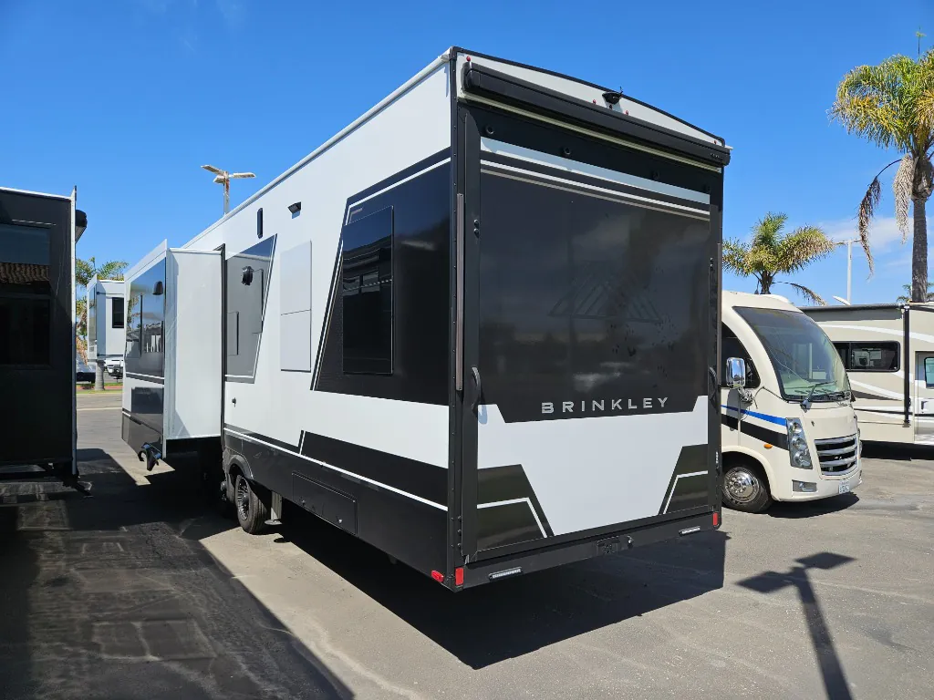 2026 Brinkley Model G 3950, Exterior photo 4