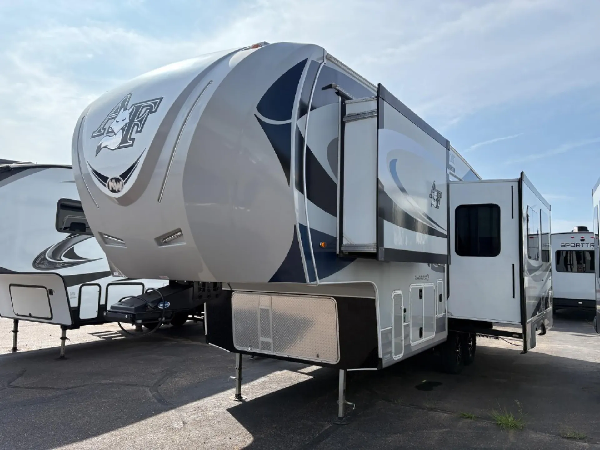 2021 Northwood Arctic Fox Grande Ronde 27-5L - Photo 4