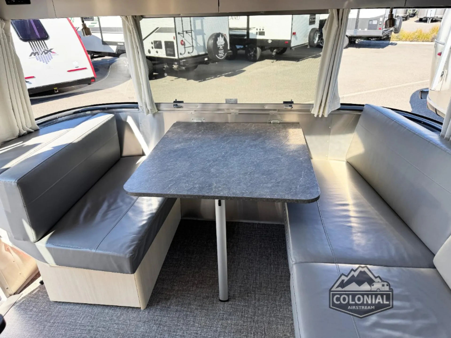 2023 Airstream Flying Cloud 25FB Twin - Photo 4