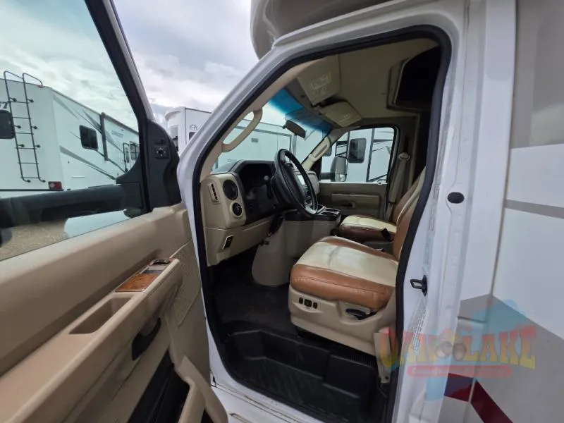 2014 Thor Motor Coach Citation 29TB - Photo 3