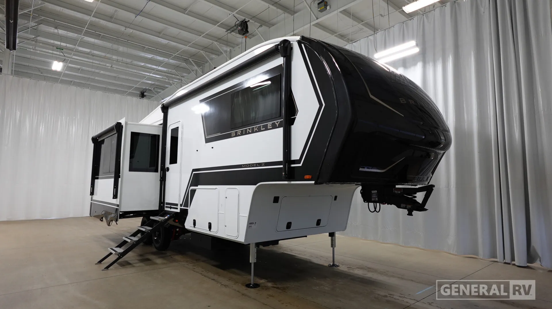 2027 Brinkley Model Z 2680 - Photo 2