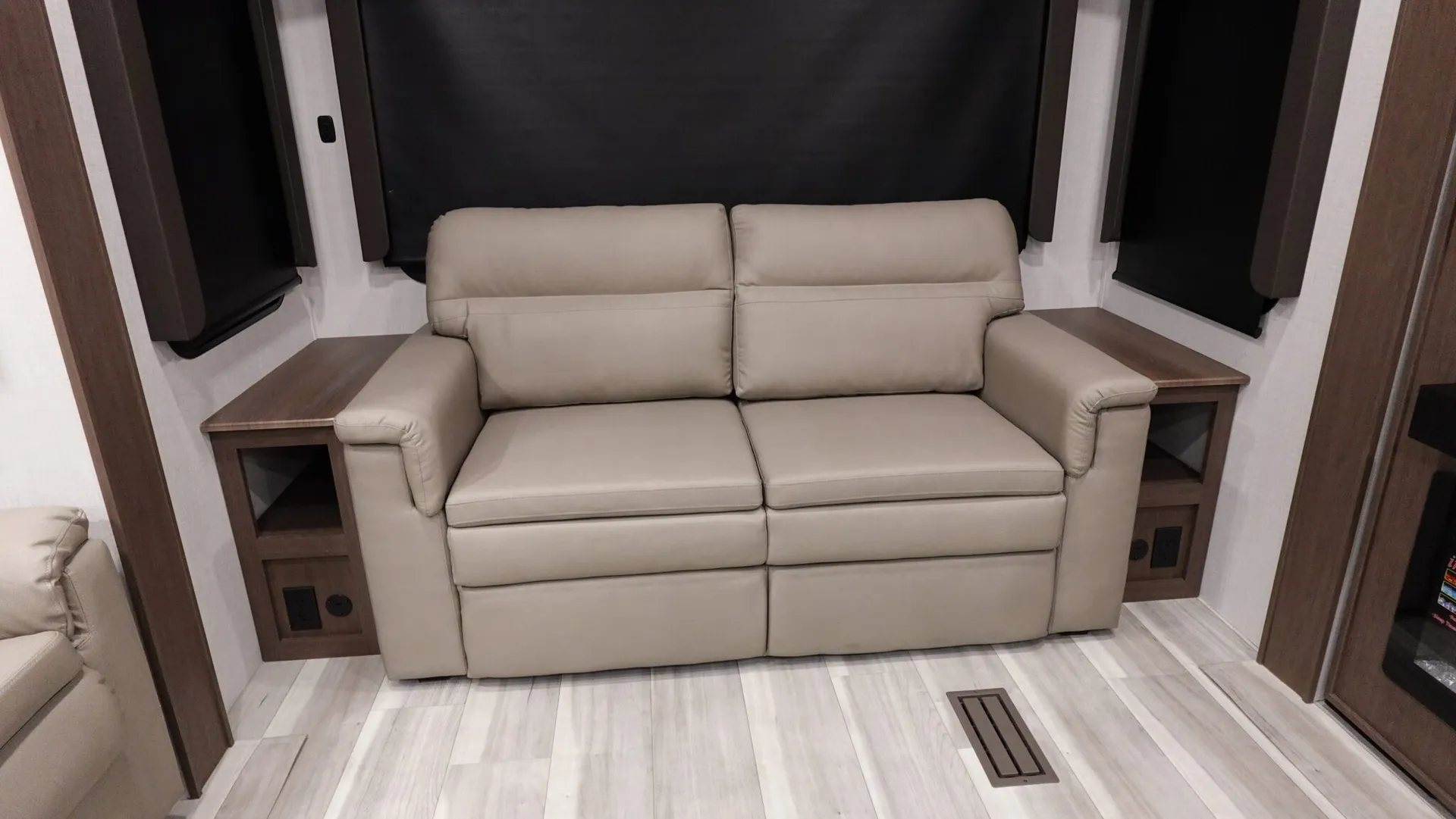 2026 Alliance RV Paradigm 382RK - Photo 3