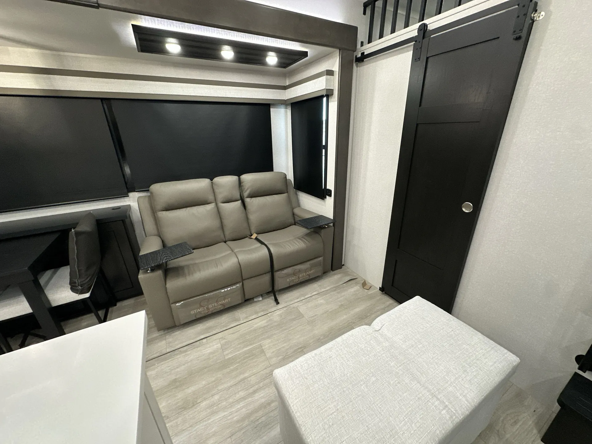 2026 Heartland Bighorn 40DB — living area main