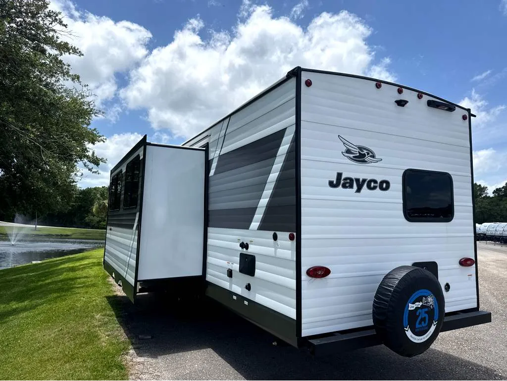 2027 Jayco Jay Flight SLX 330TBS - Photo 4