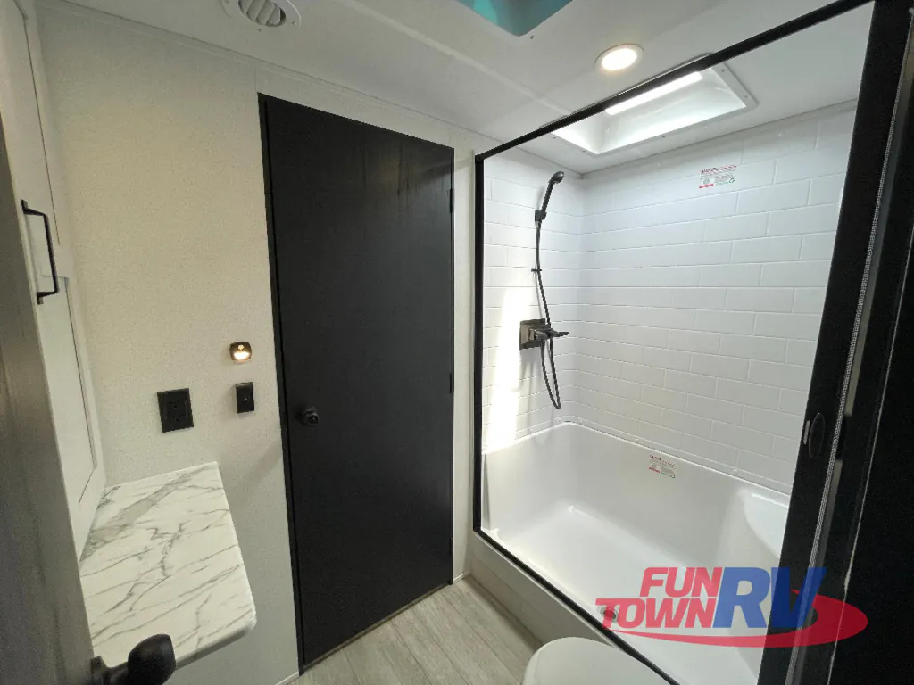 2026 Forest River Solaire 3150TBSS, Photos photo 34