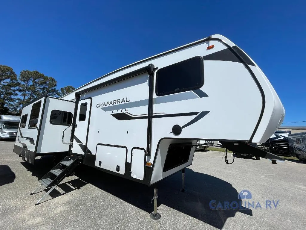 2025 Coachmen Chaparral Lite 30RLS - Photo 2