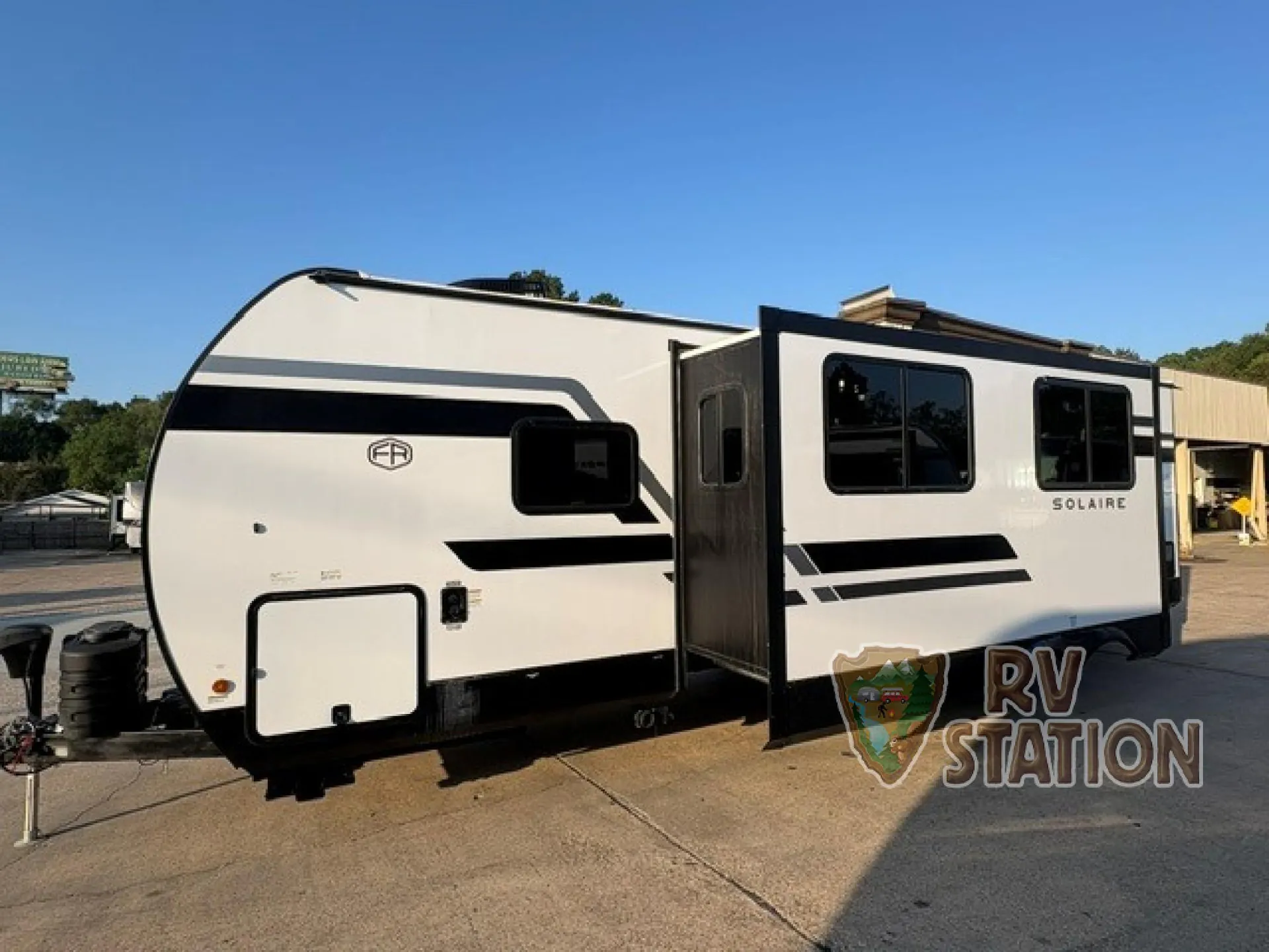 2025 Palomino Solaire 2580RBSS - Photo 3