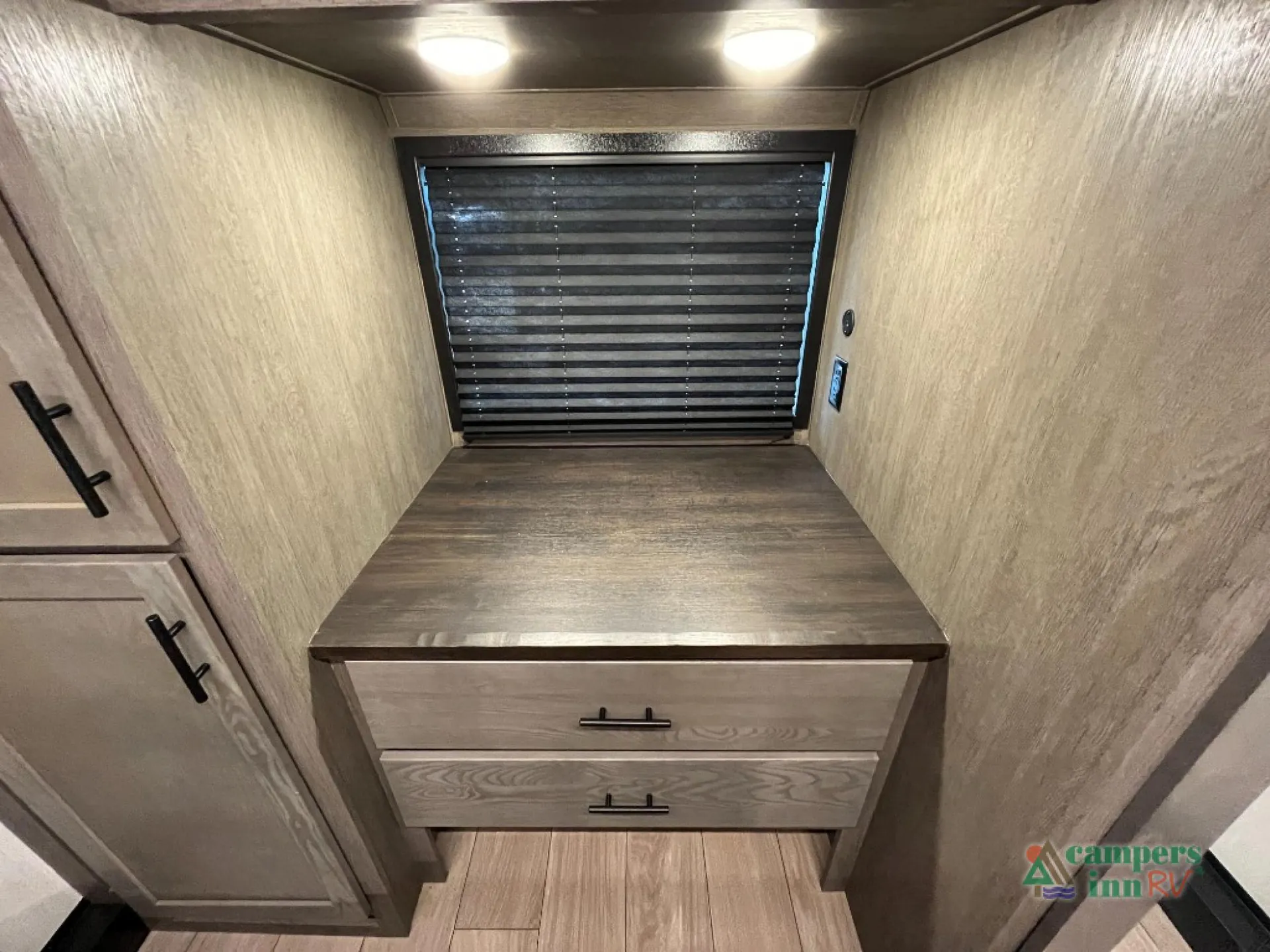 2026 Forest River Cherokee Arctic Wolf 3250SUITE - Photo 4