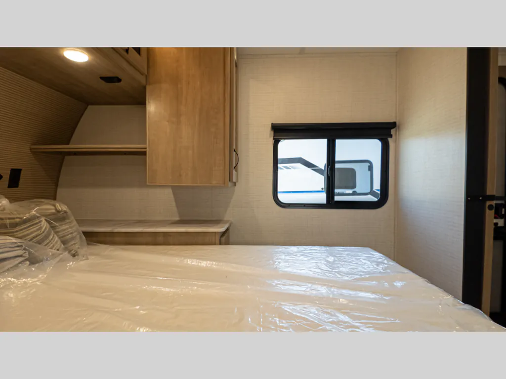 2026 Forest River Solaire 2420RBS, Photos photo 14