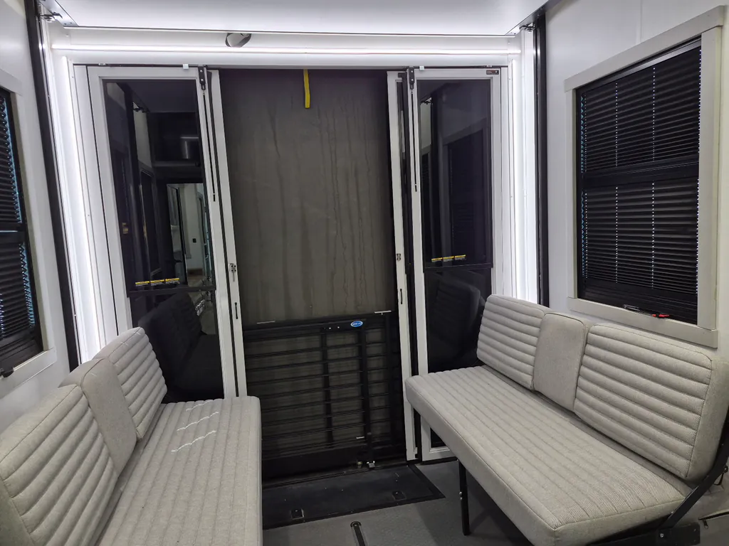 2024 Brinkley Model G 3500, Photos photo 9