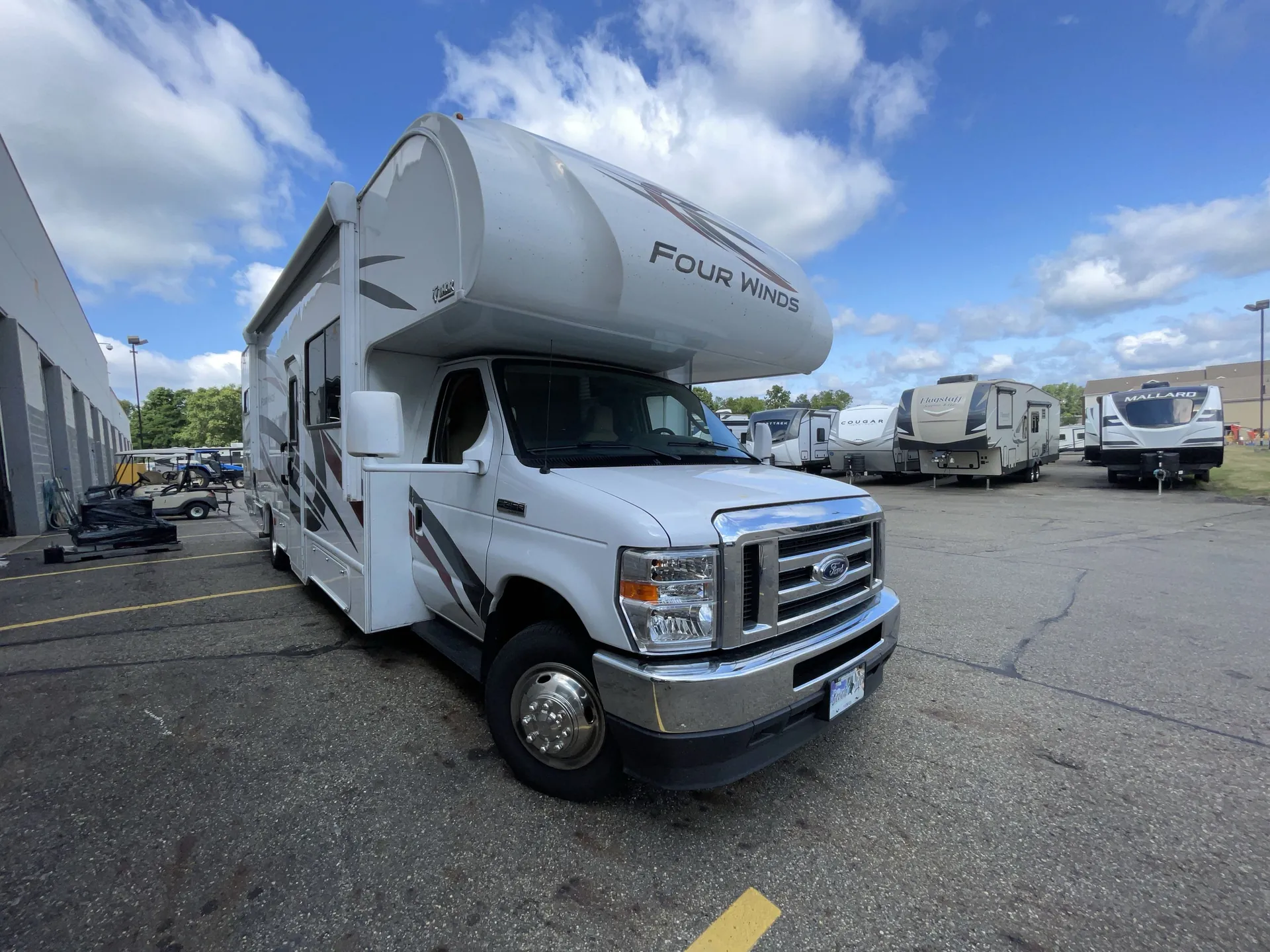 2023 Thor Motor Coach Four Winds 31WV - Photo 2
