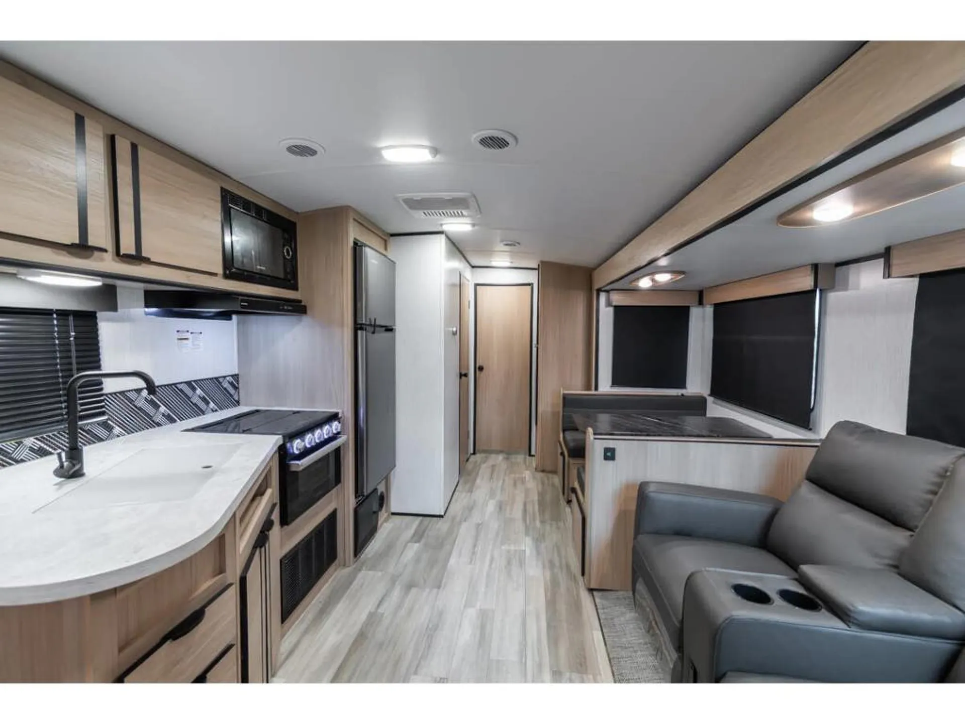 2022 Cruiser RV Radiance 30DS - Photo 3