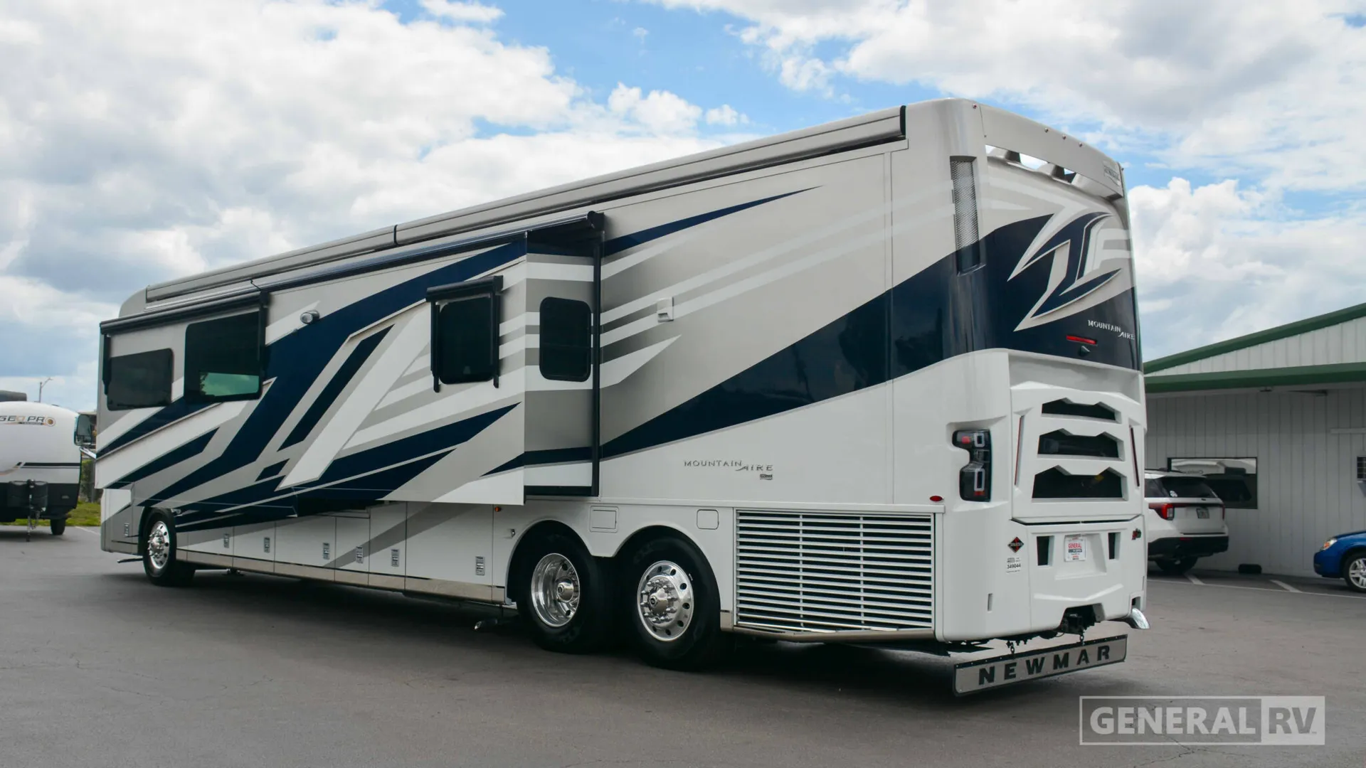 2026 Newmar Mountain Aire 4551 - Photo 4