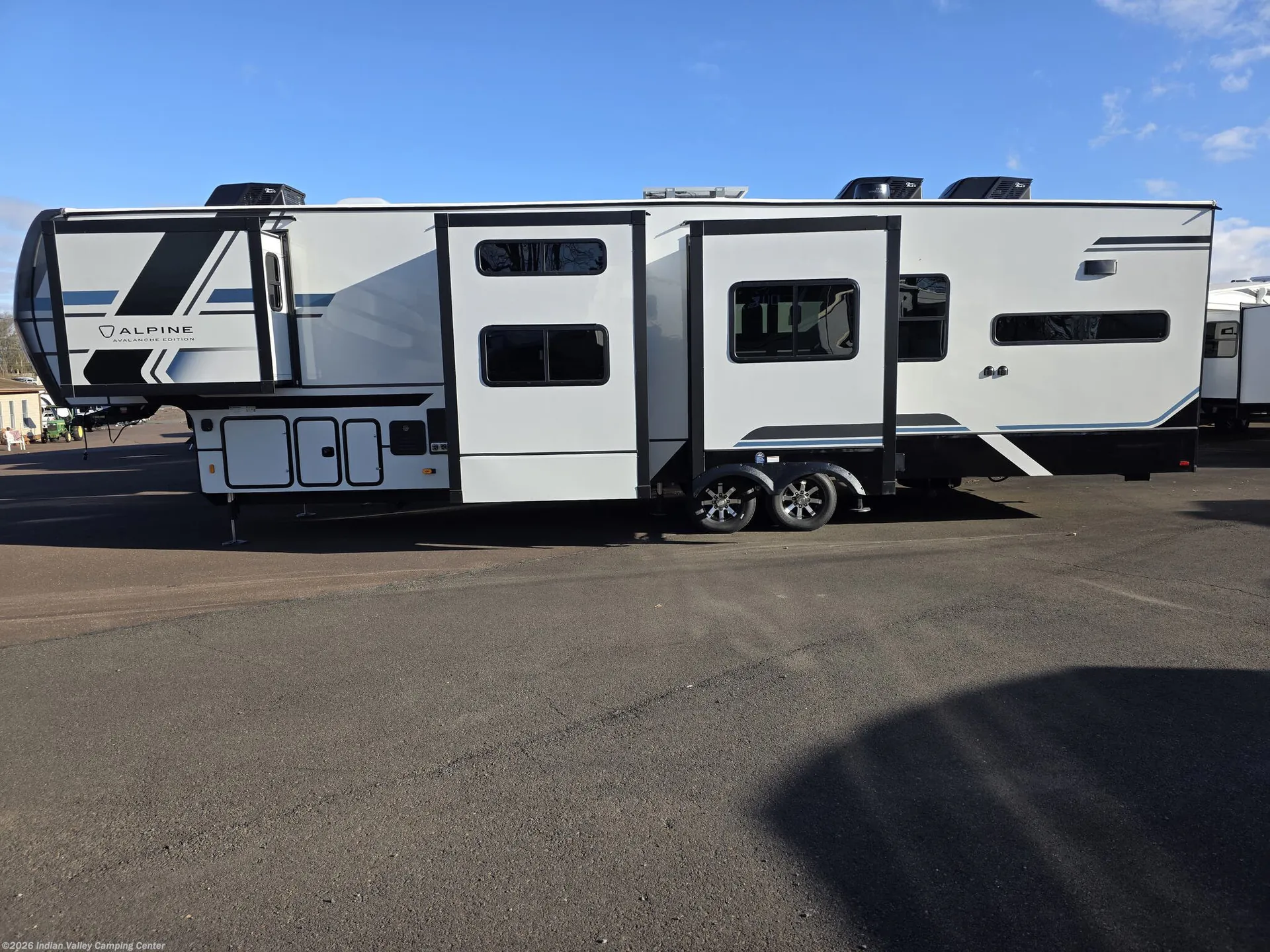 2026 Keystone Alpine Avalanche Edition 379MB - Photo 3