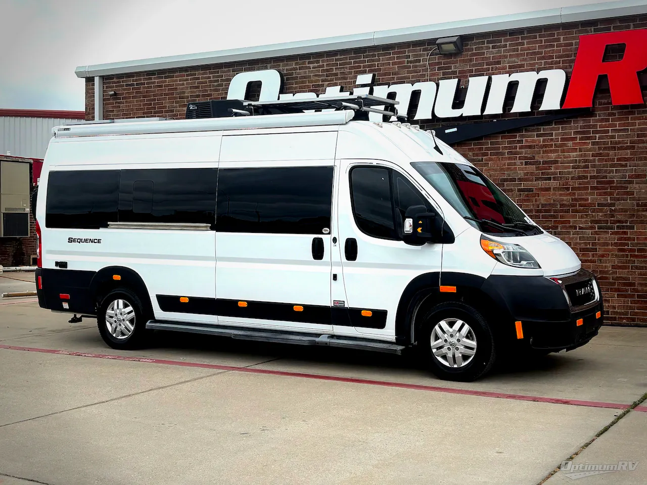 2022 Thor Motor Coach Sequence 20K - Photo 2