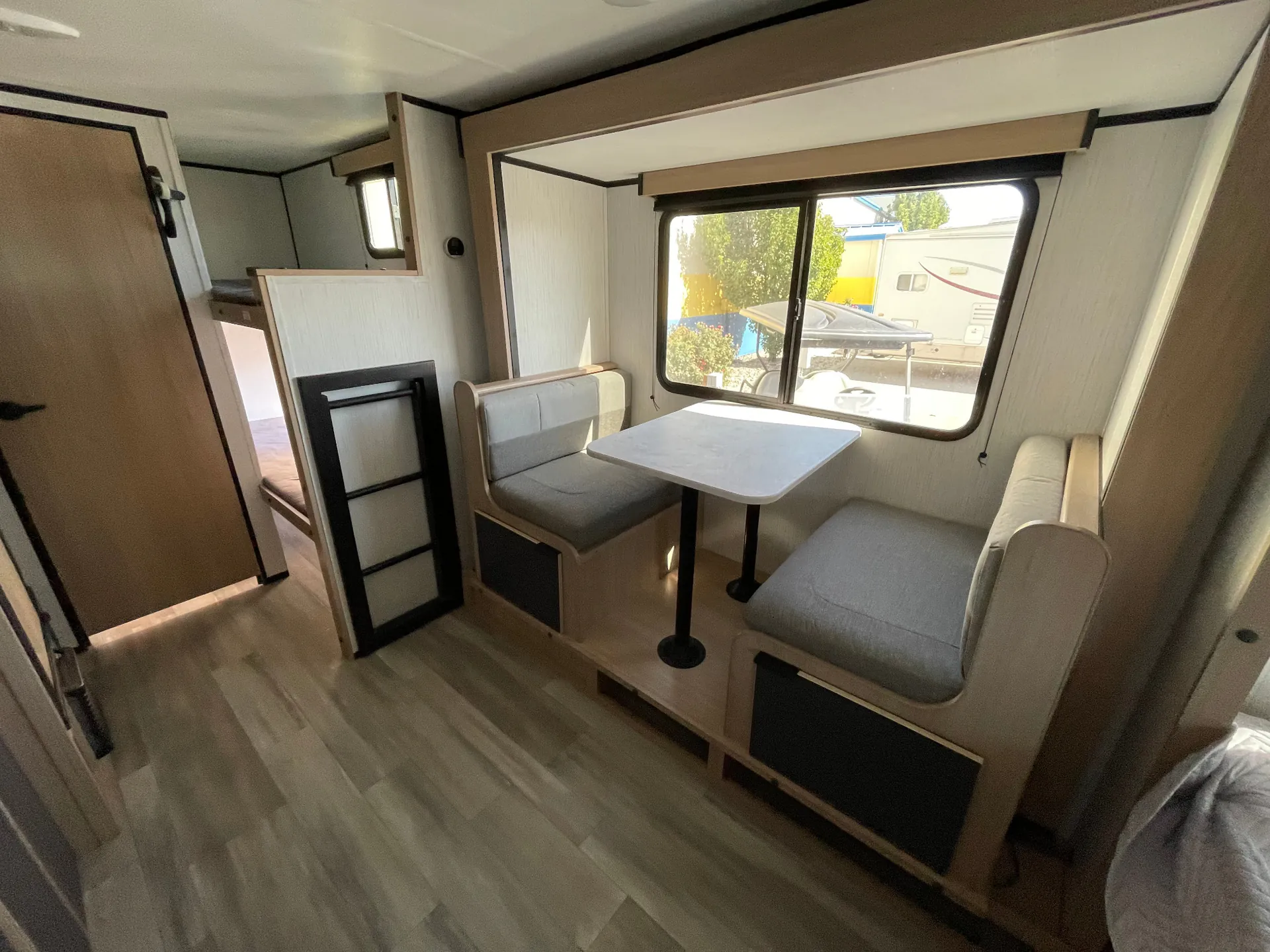 2022 Cruiser RV Hitch 18BHS - Photo 3