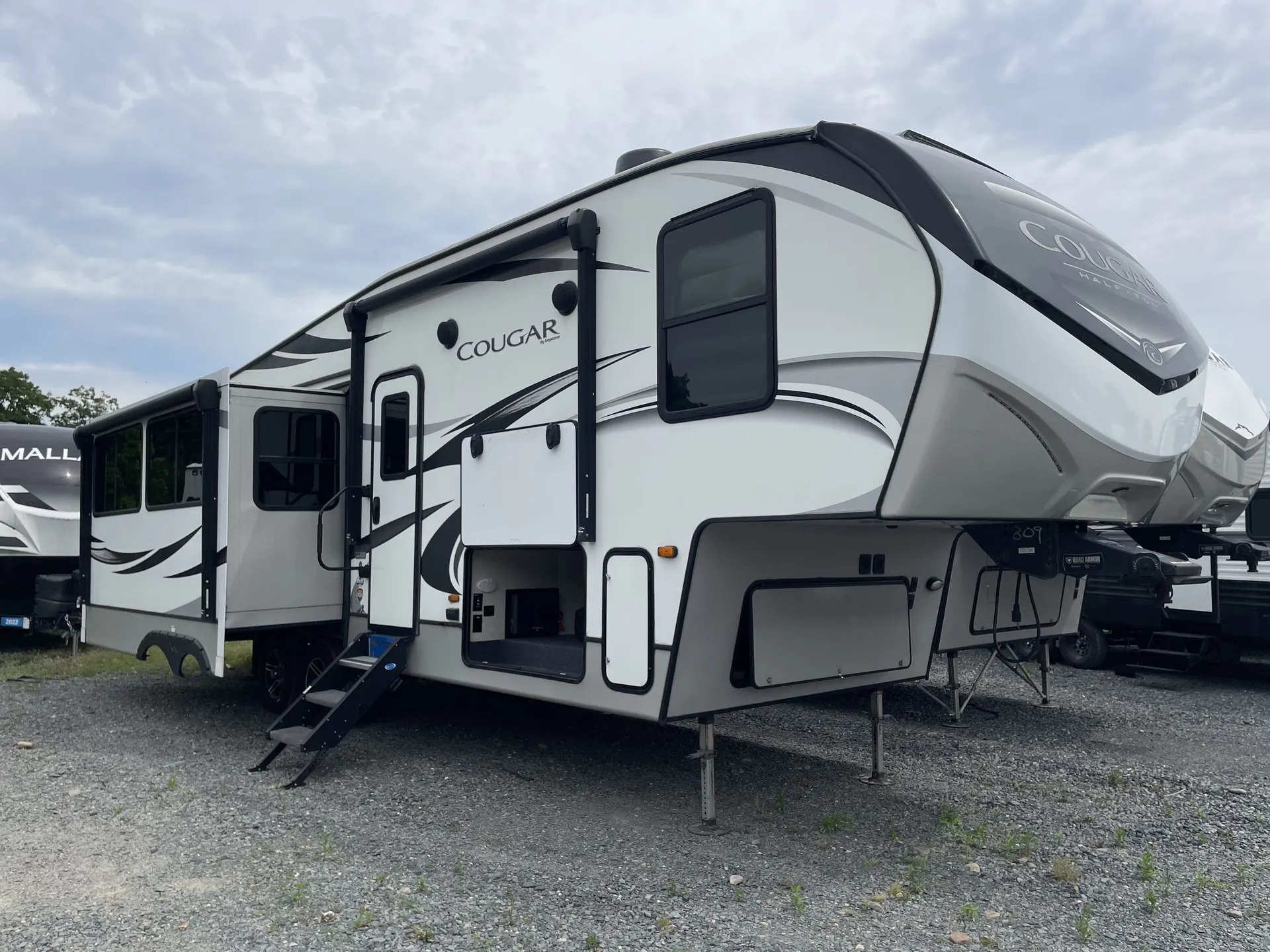 2020 Keystone Cougar 29MBS - Photo 2