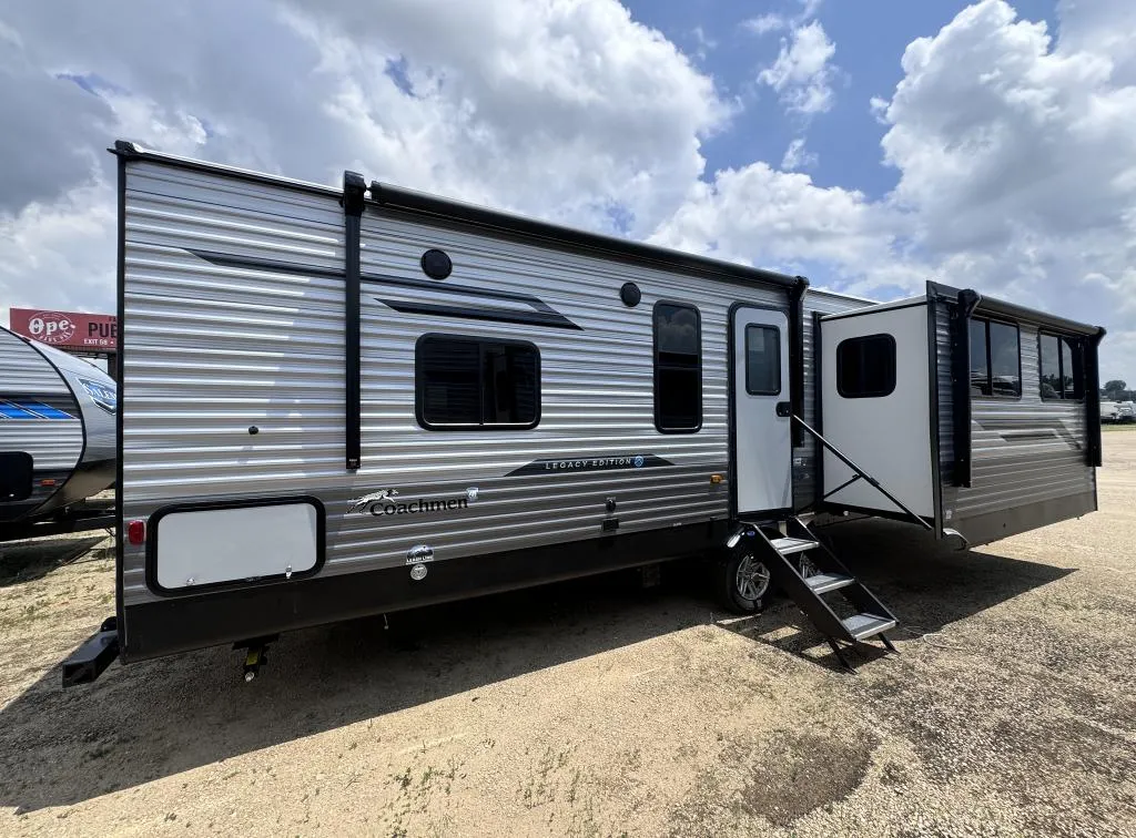 2024 FOREST RIVER Catalina Legacy 283FEDS - Photo 2