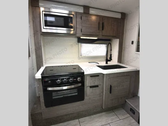 2026 Lance Lance Truck Campers New    1062 - Photo 4