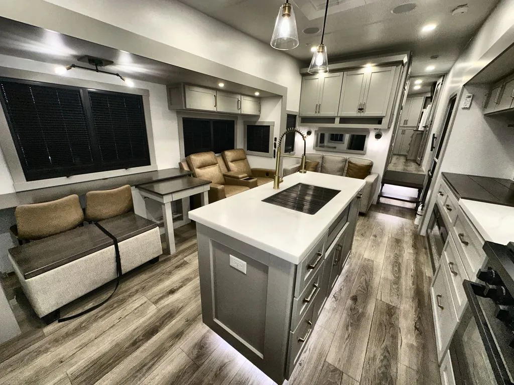 2025 Brinkley Model Z 3400, Photos photo 4