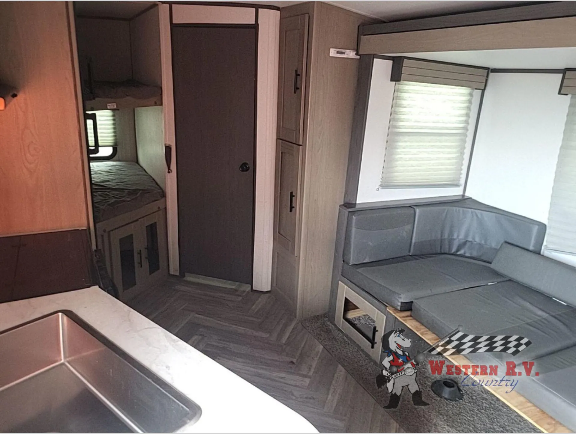 2021 Cruiser RV Shadow Cruiser 240BHS - Photo 4