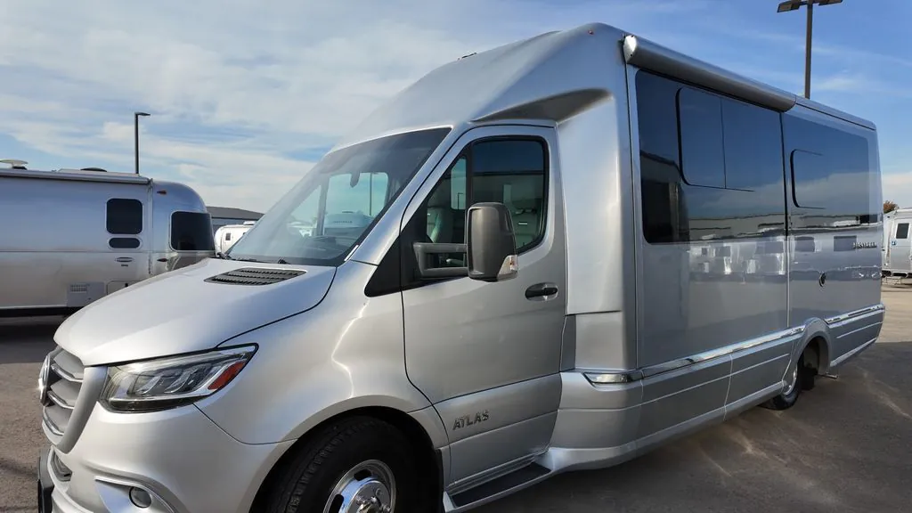 2022 Airstream Atlas BASE - Photo 4
