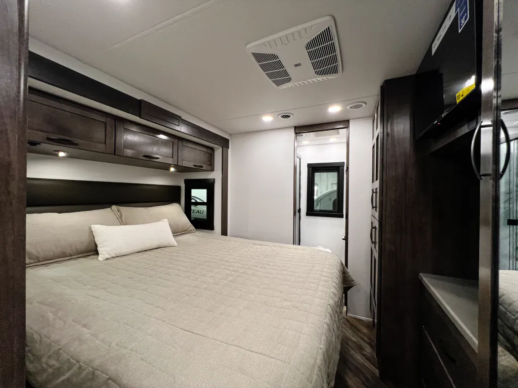 2026 Entegra Coach Accolade 37K, Photos photo 19