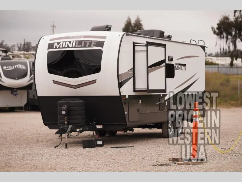 2025 Forest River Rockwood Mini Lite 2518S - Photo 3