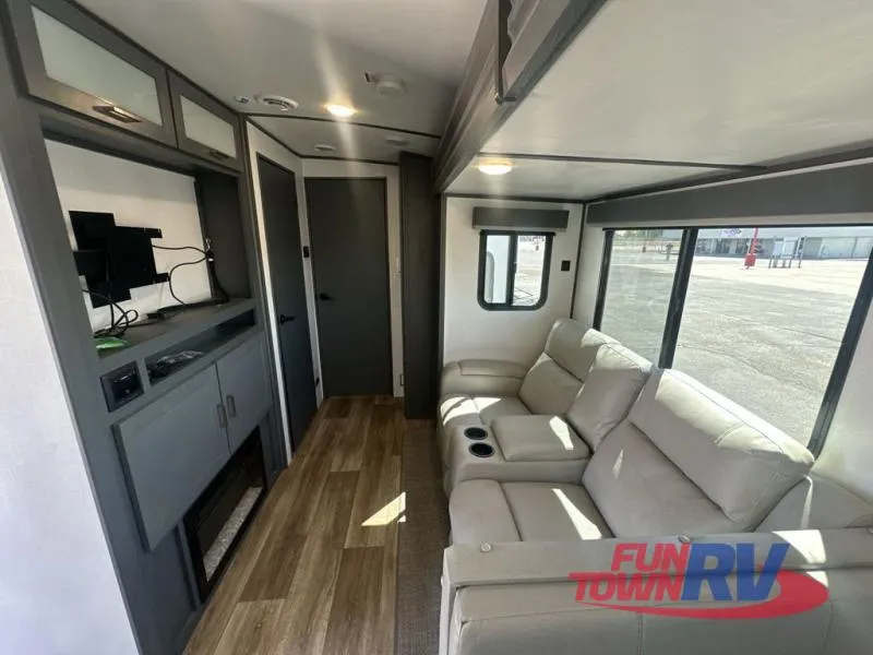 2023 Keystone RV Bullet 25FKPR - Photo 4