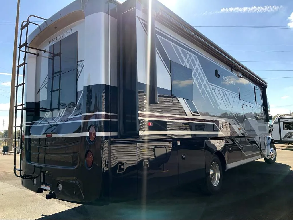 2026 Entegra Coach Accolade 37M - Photo 3