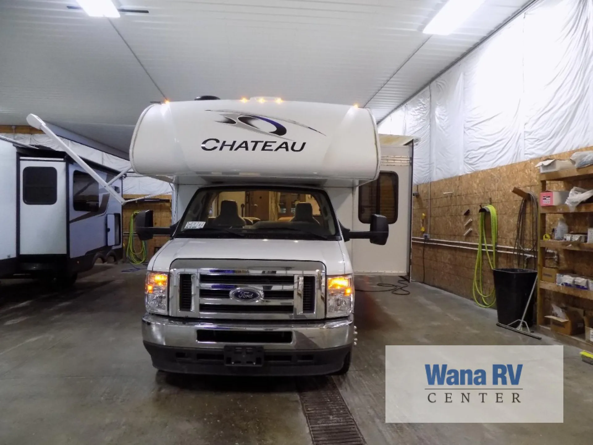 2021 Thor Motor Coach Chateau 27R - Photo 3