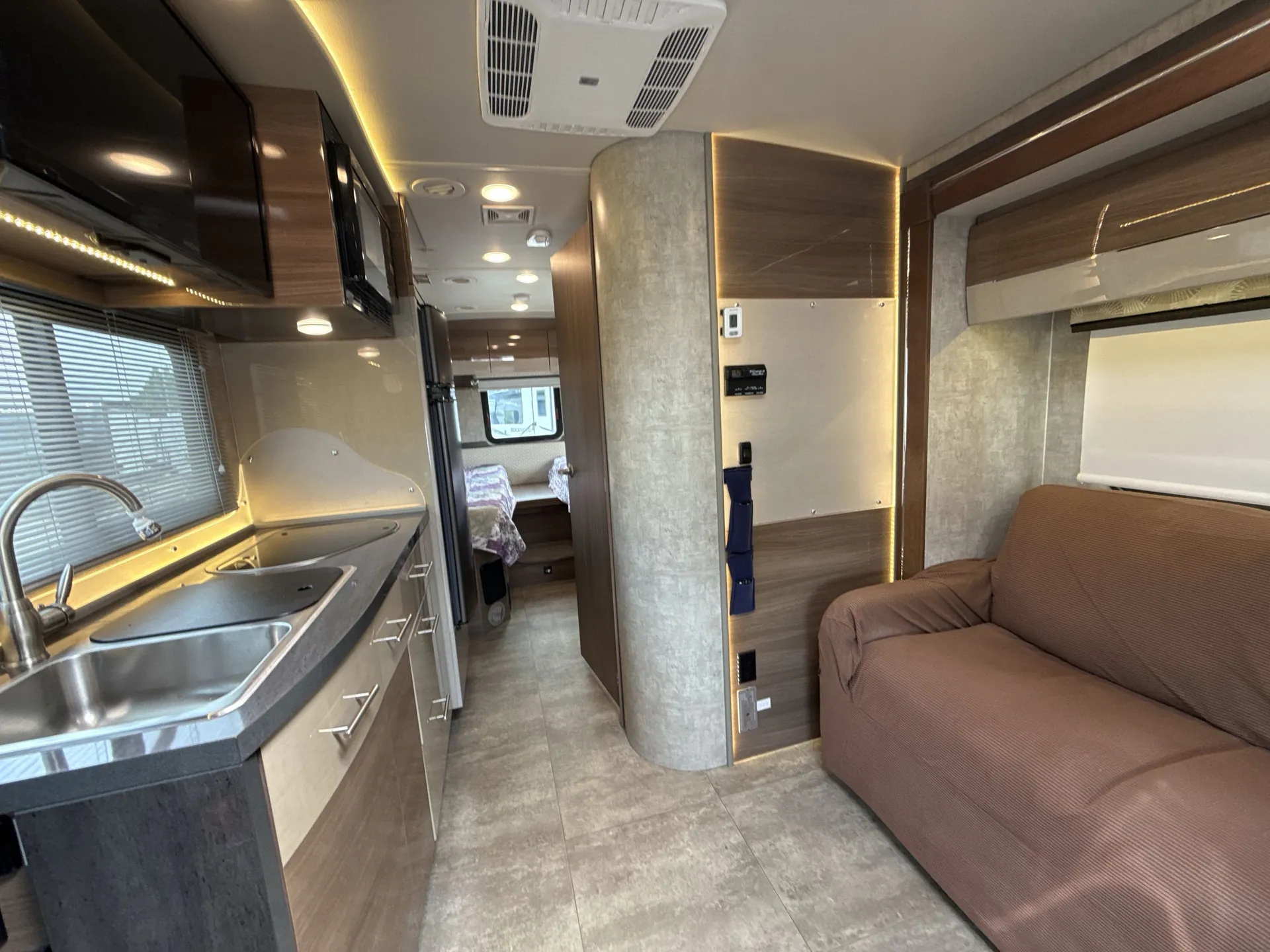 2016 Winnebago View 24V — living area main