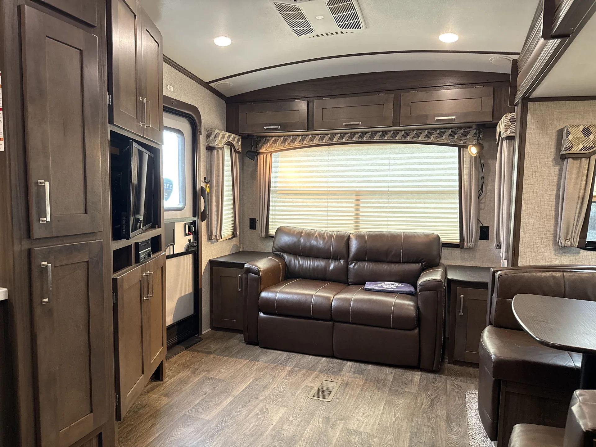 2019 Keystone Laredo 255SRL — living area main