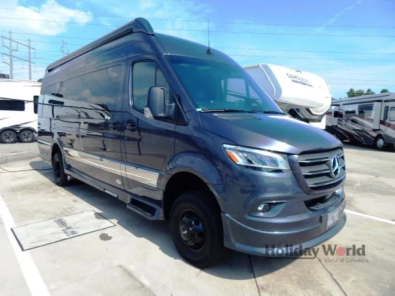 2026 Grech RV Strada-ion AWD LOUNGE - Photo 2