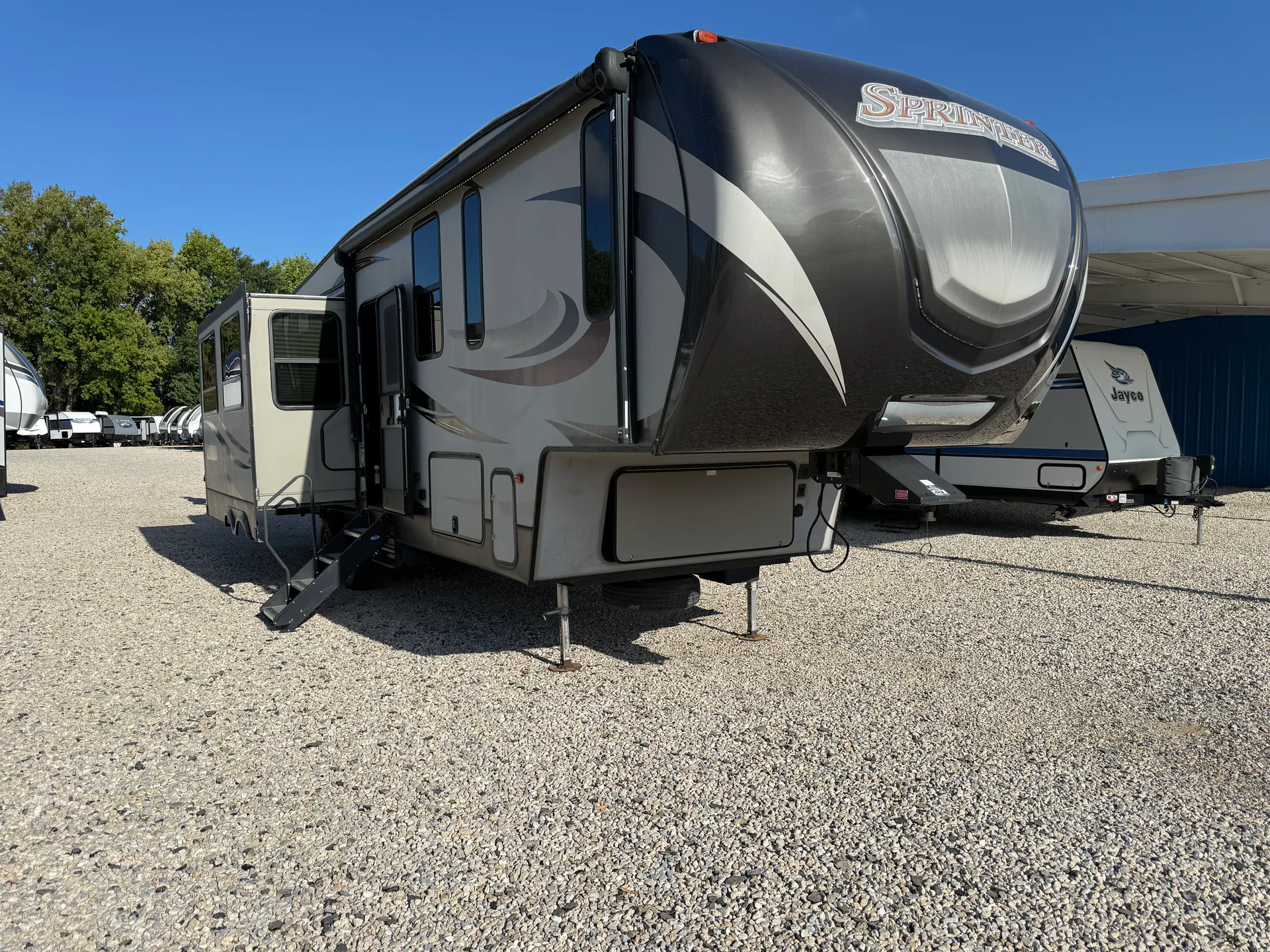 2017 Keystone Sprinter 298FWRLS - Photo 2