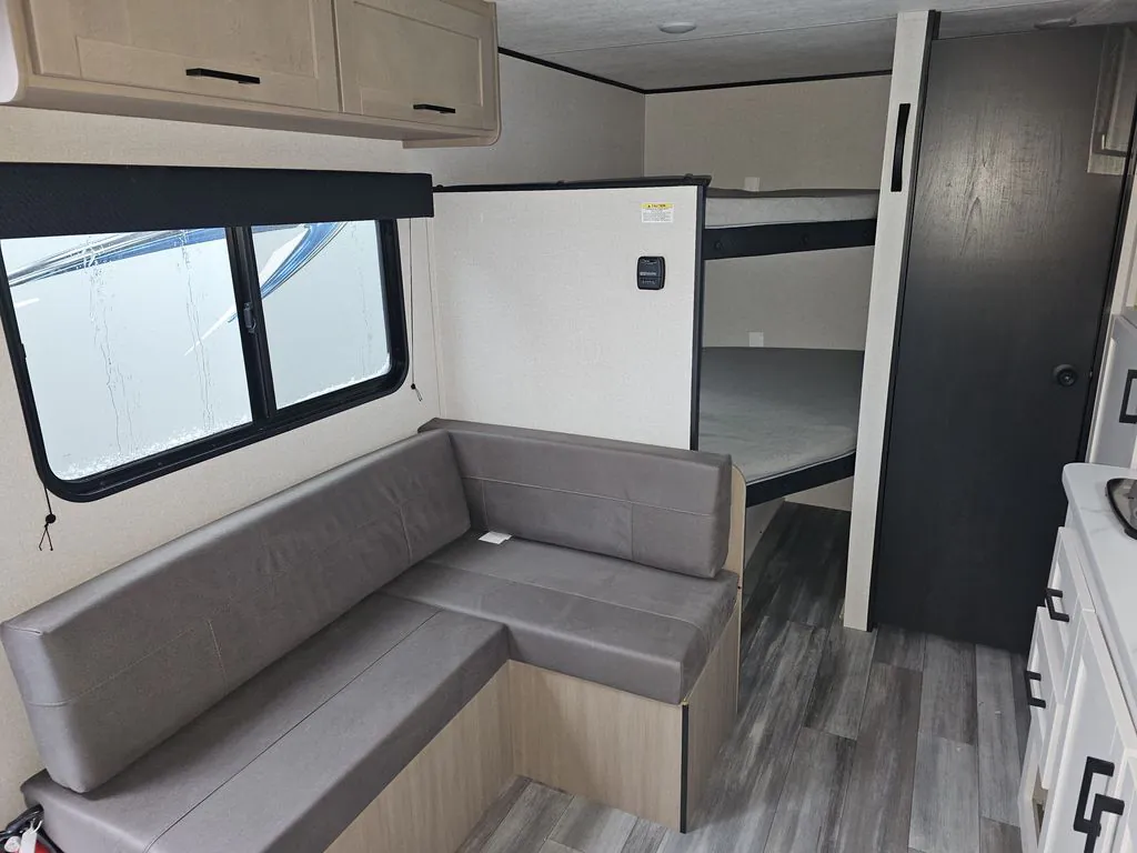 2026 Jayco Jay Flight SLX 172DB - Photo 4