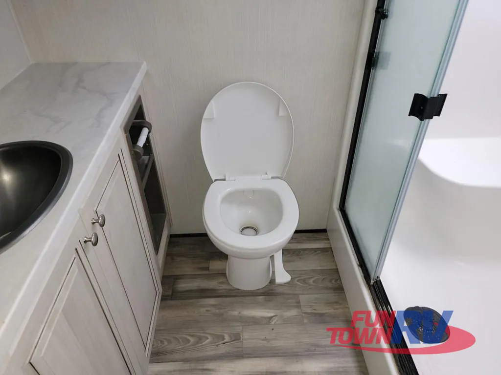 2023 Forest River Cardinal Luxury 380RLX, Photos photo 42