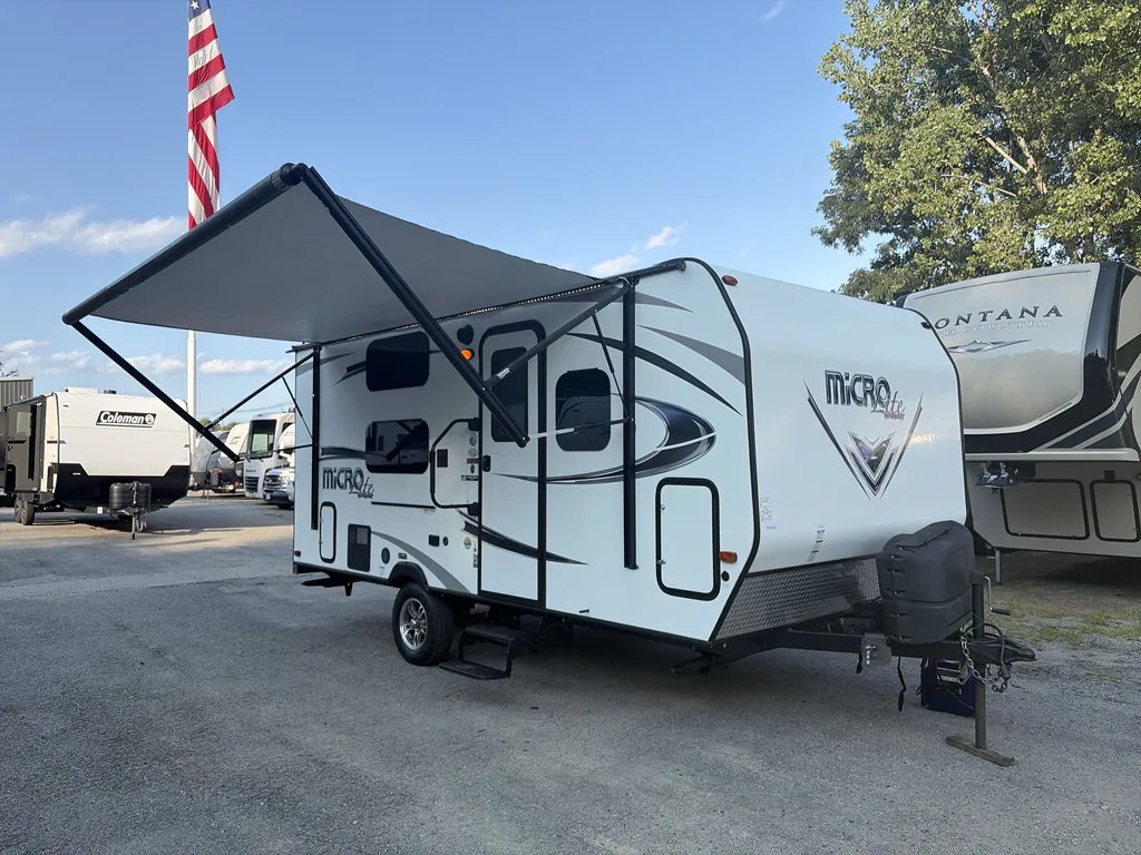 2018 Forest River Flagstaff Micro Lite 19KD, Photos photo 26